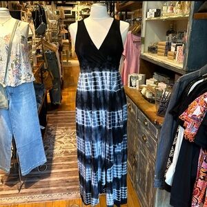 Black and White Tie-Dye Maxi Dress